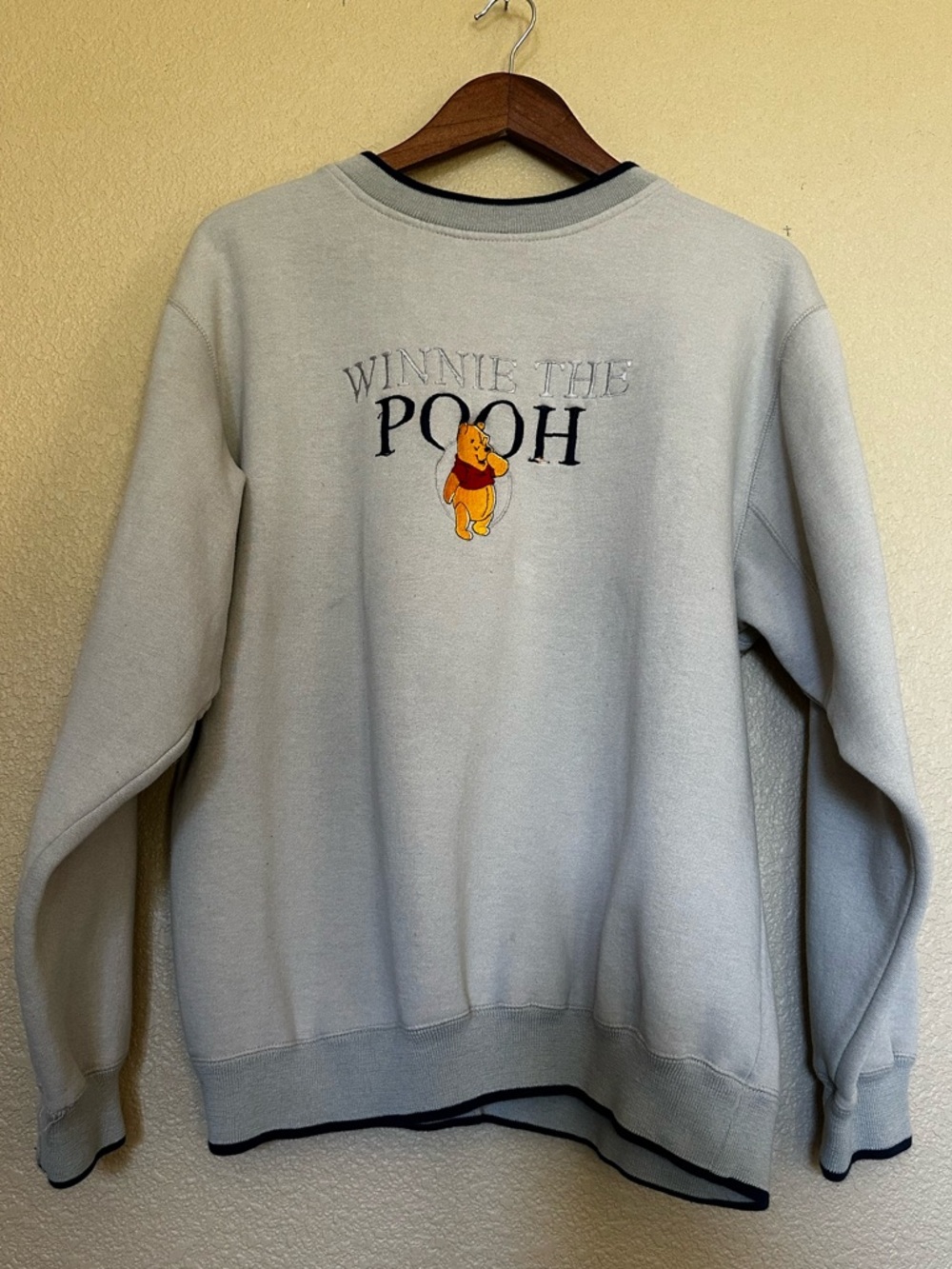 Vintage Winnie the Pooh Light Gray Crewneck Sweater